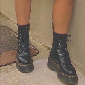 Dr. Martens Jadon Boot Smooth Leather Platform Boots